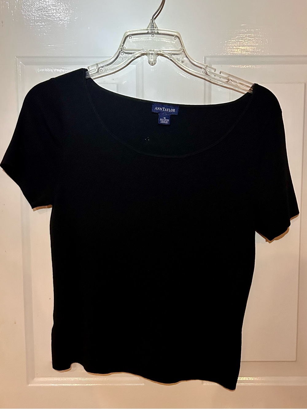 Ann Taylor Black Short Sleeve Scoop Neck Top - Classic Knit Tee